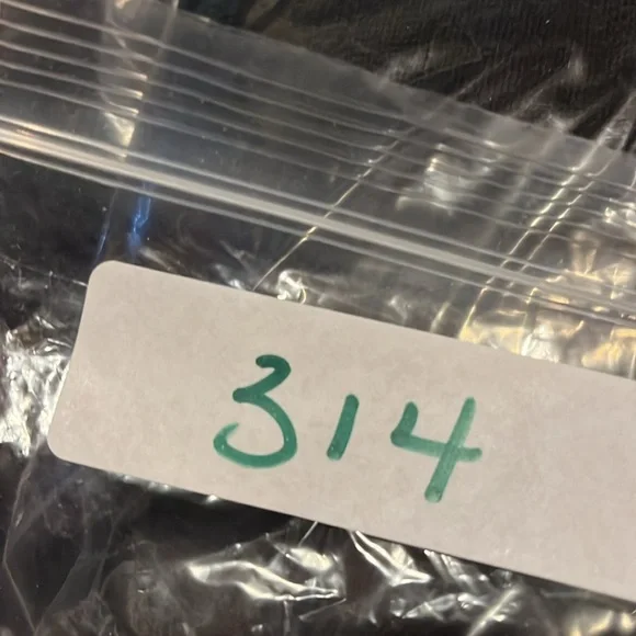 Brooks Brothers Extra Fine Italian Merino Cardigan Vest Sz Small - Picture 5 of 5